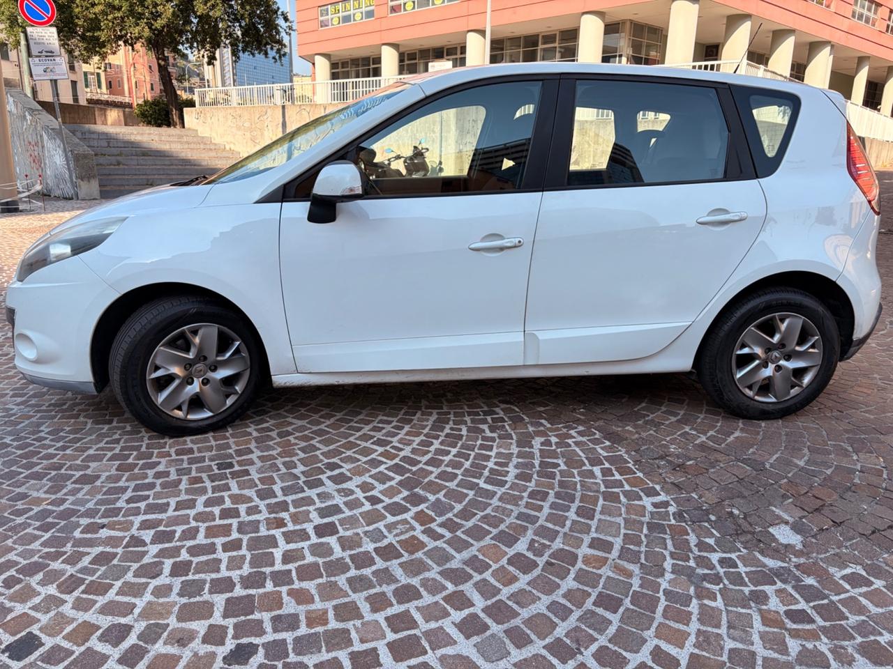 Renault Scenic Scénic X-Mod 1.5 dCi 110CV Luxe