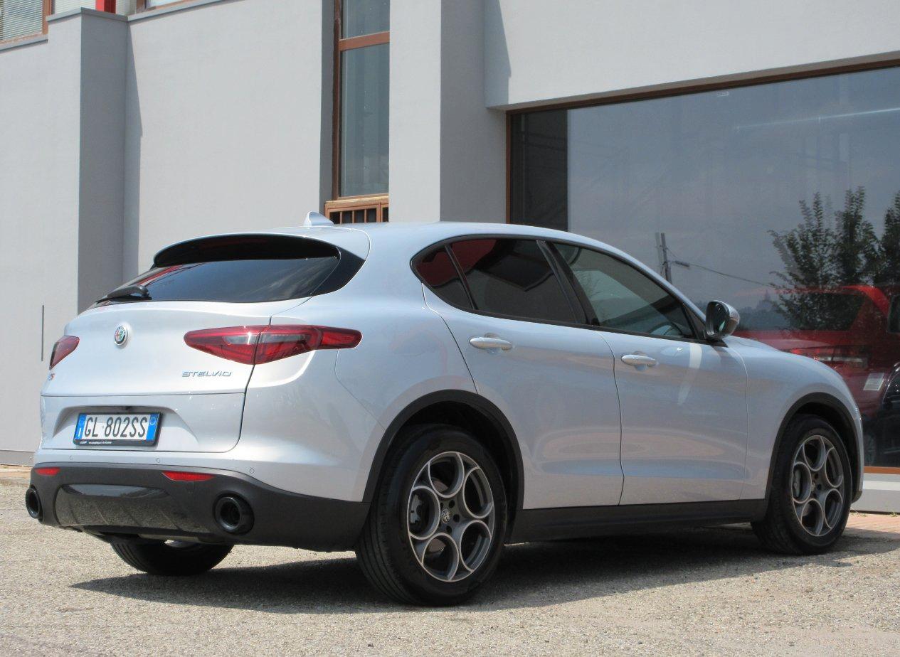 Alfa Romeo Stelvio 2.2 t Sprint Q4 190cv auto