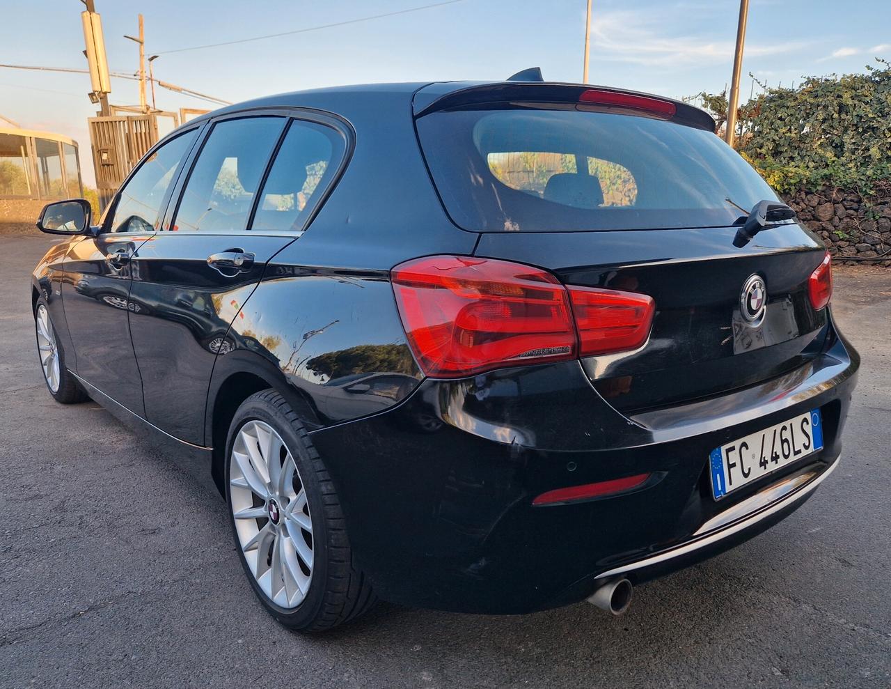 Bmw 116 116d 5p. Urban