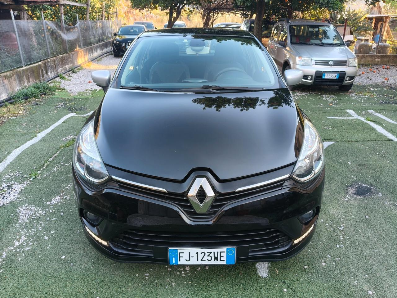 Renault Clio 1.2 FULL OPTIONAL 2017 KM 110