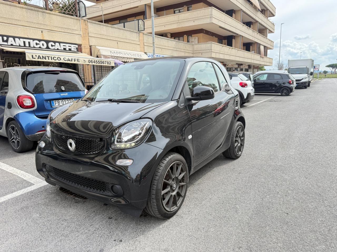 Smart ForTwo 70 1.0 twinamic Perfect pelle PDC panorama sedili riscaldati cerchi 16 bluetooth