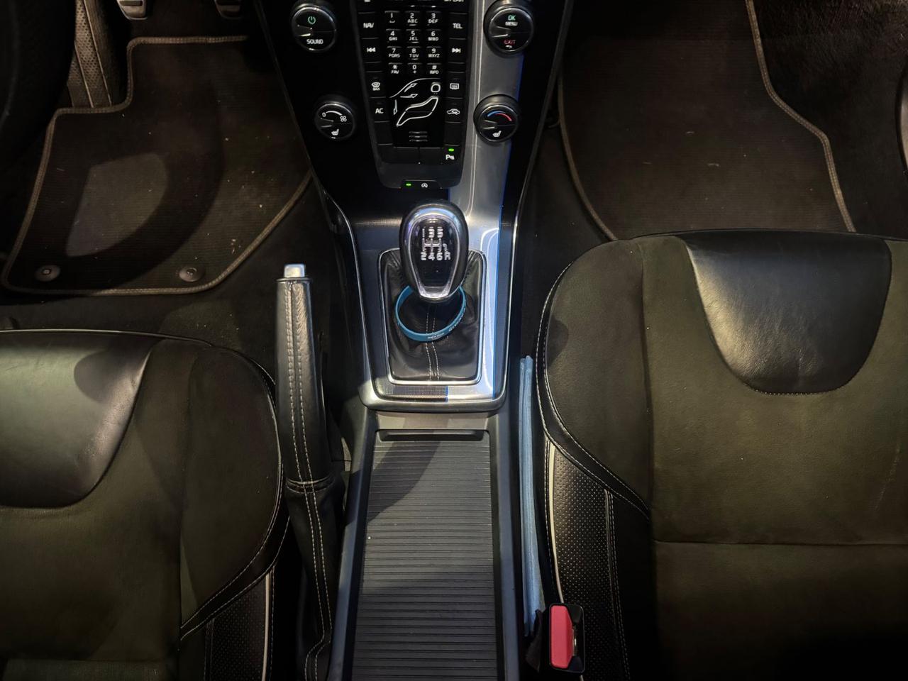 Volvo V40 R Design Momentum 2.0 D4 #9303