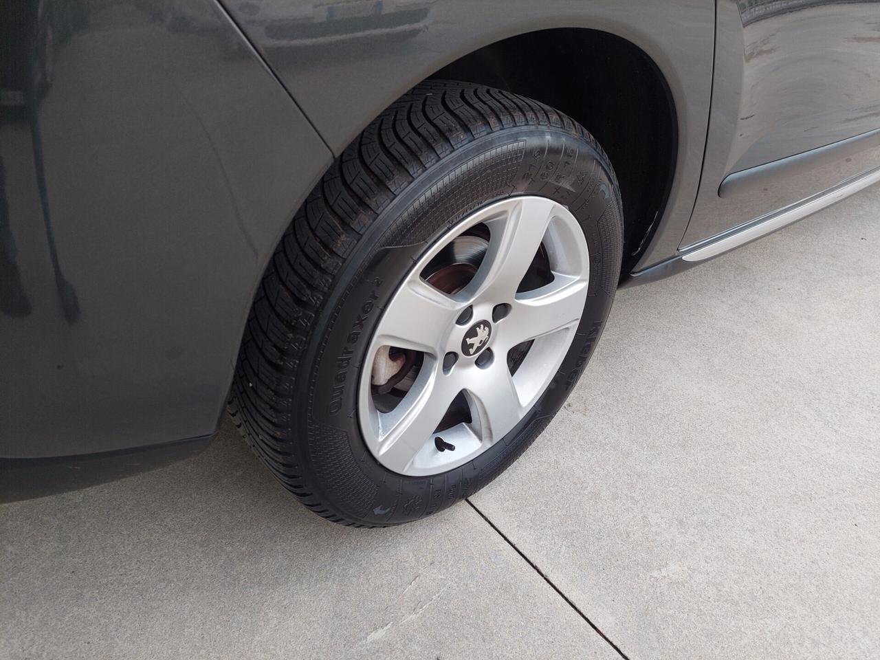 Peugeot 3008 1.6 HDi 115CV SOLI 90.000KM