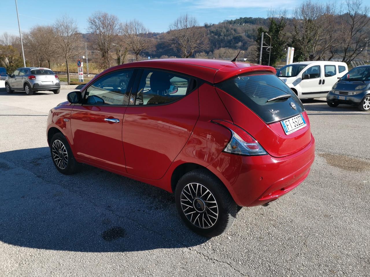 Lancia Ypsilon 0.9 TwinAir 85 CV 5 porte Metano Ecochic Gold