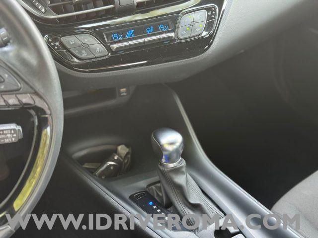TOYOTA C-HR 1.8 Hybrid E-CVT Business