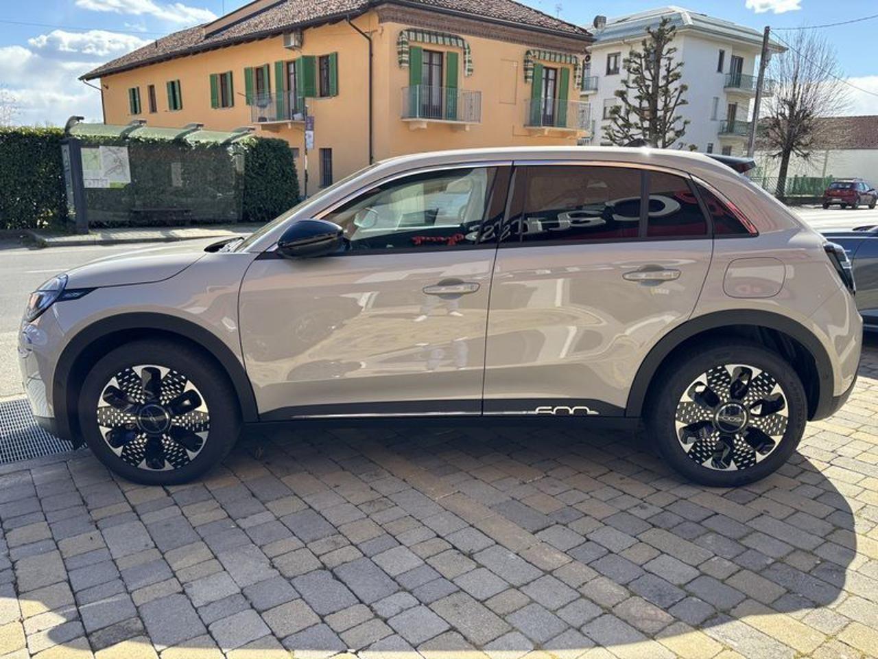 Fiat 600 Hybrid 110 CV DCT MHEV La Prima LED-CAM-18"