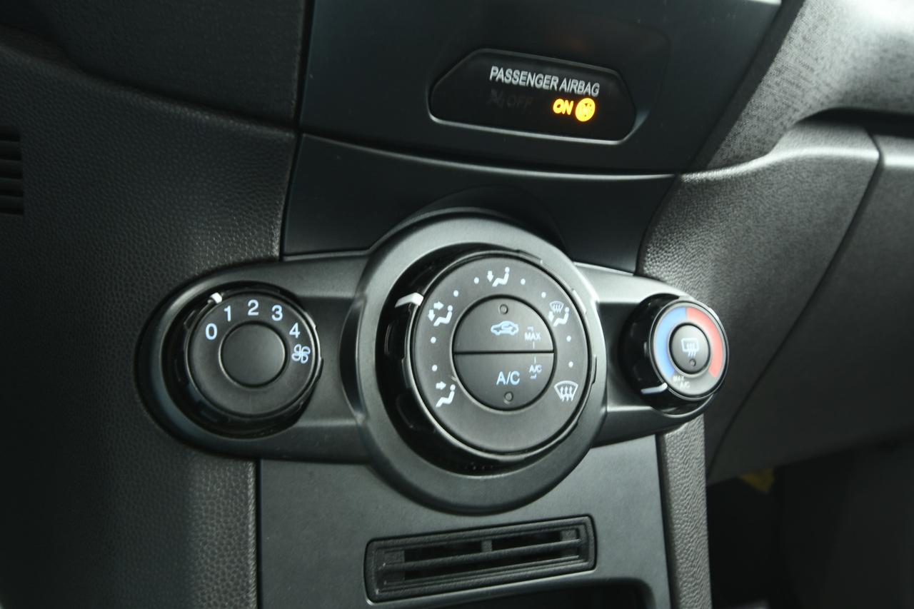 FORD Fiesta 5p 1.5 tdci Business 75cv X COMMERCIANTI+NEOPATENTATI+BLUETOOTH