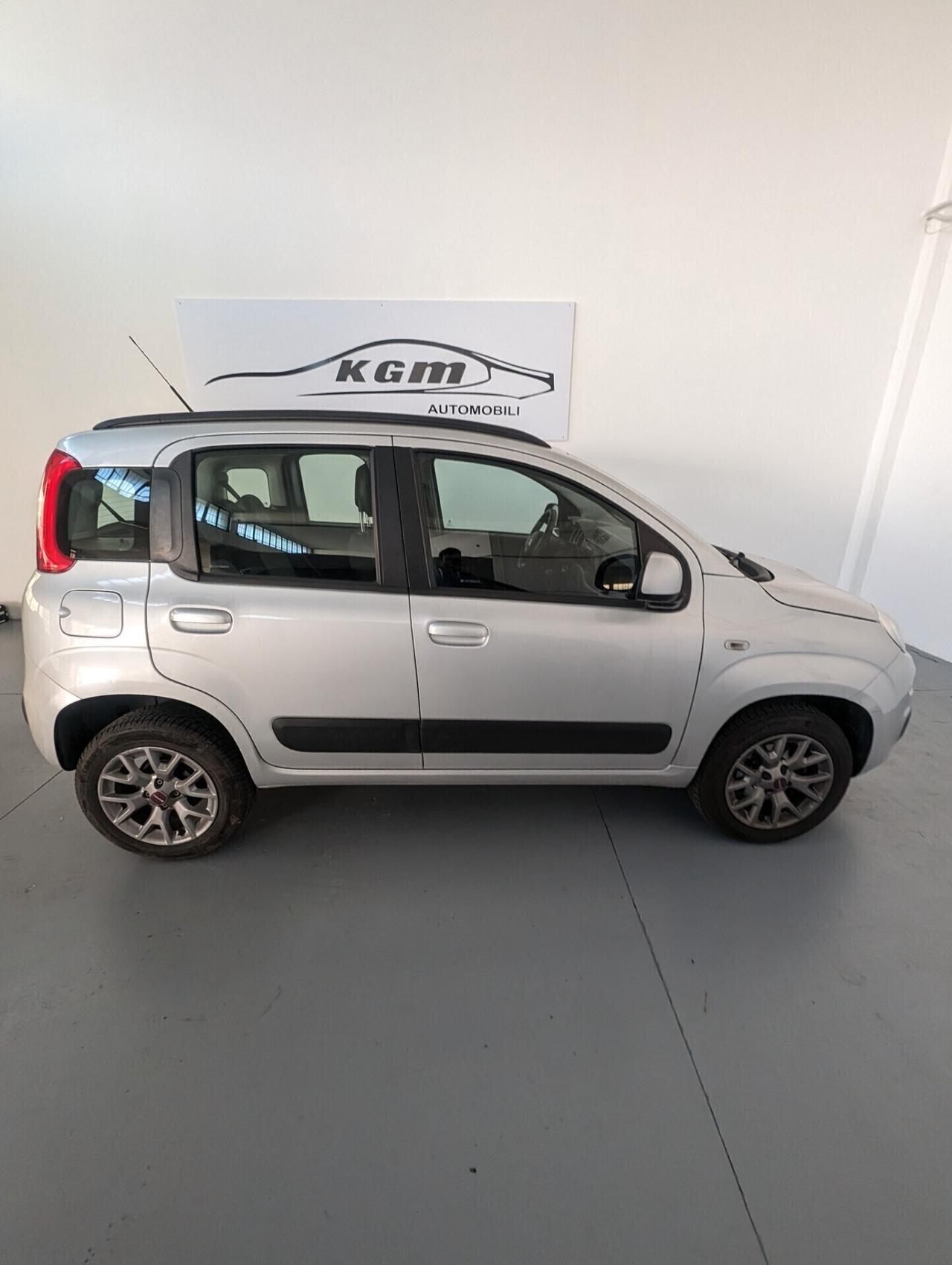 Neopatentati! Fiat Panda 0.9 TwinAir Turbo Natural Power Lounge