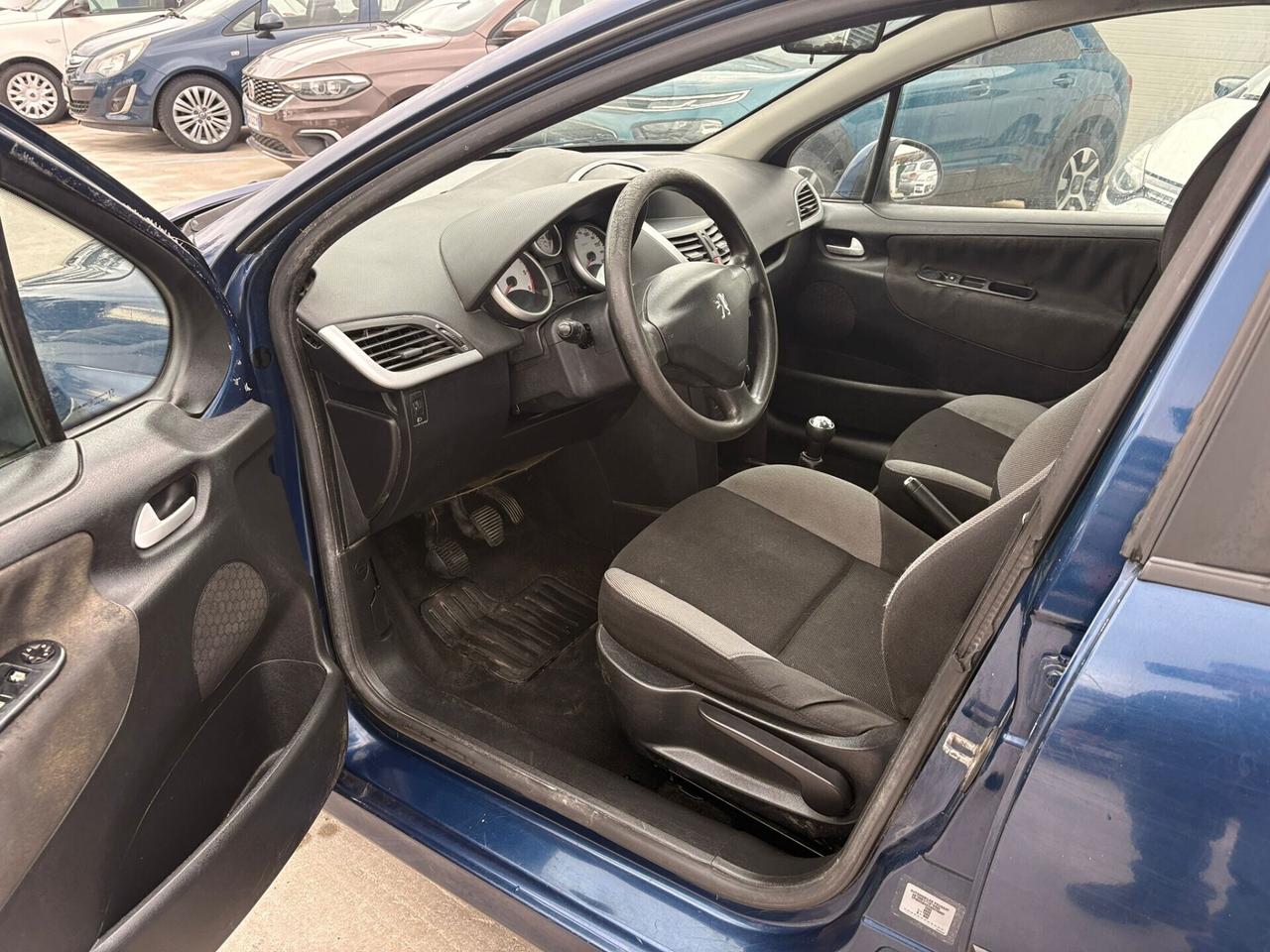 Peugeot 207 1.4 HDi 70CV 5p. XT