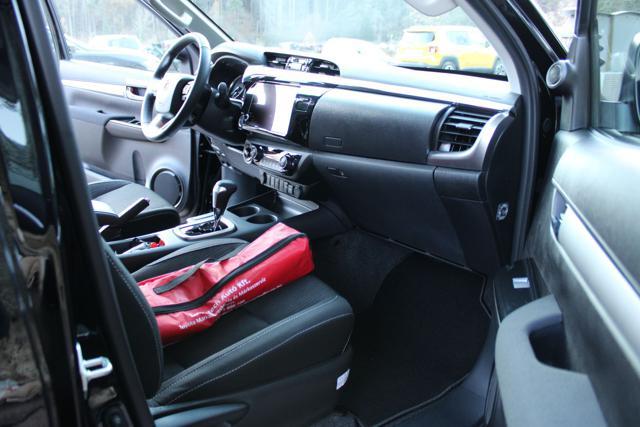 TOYOTA Hilux 2.4D-4D A/T 4WD Comfort "PRONTA CONSEGNA"