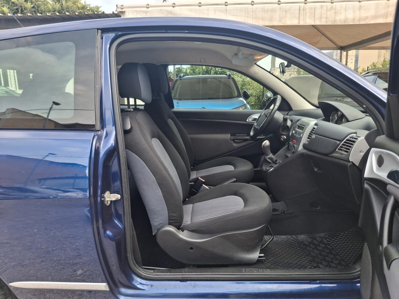 Lancia Ypsilon 1.3 MJT 90 CV Oro