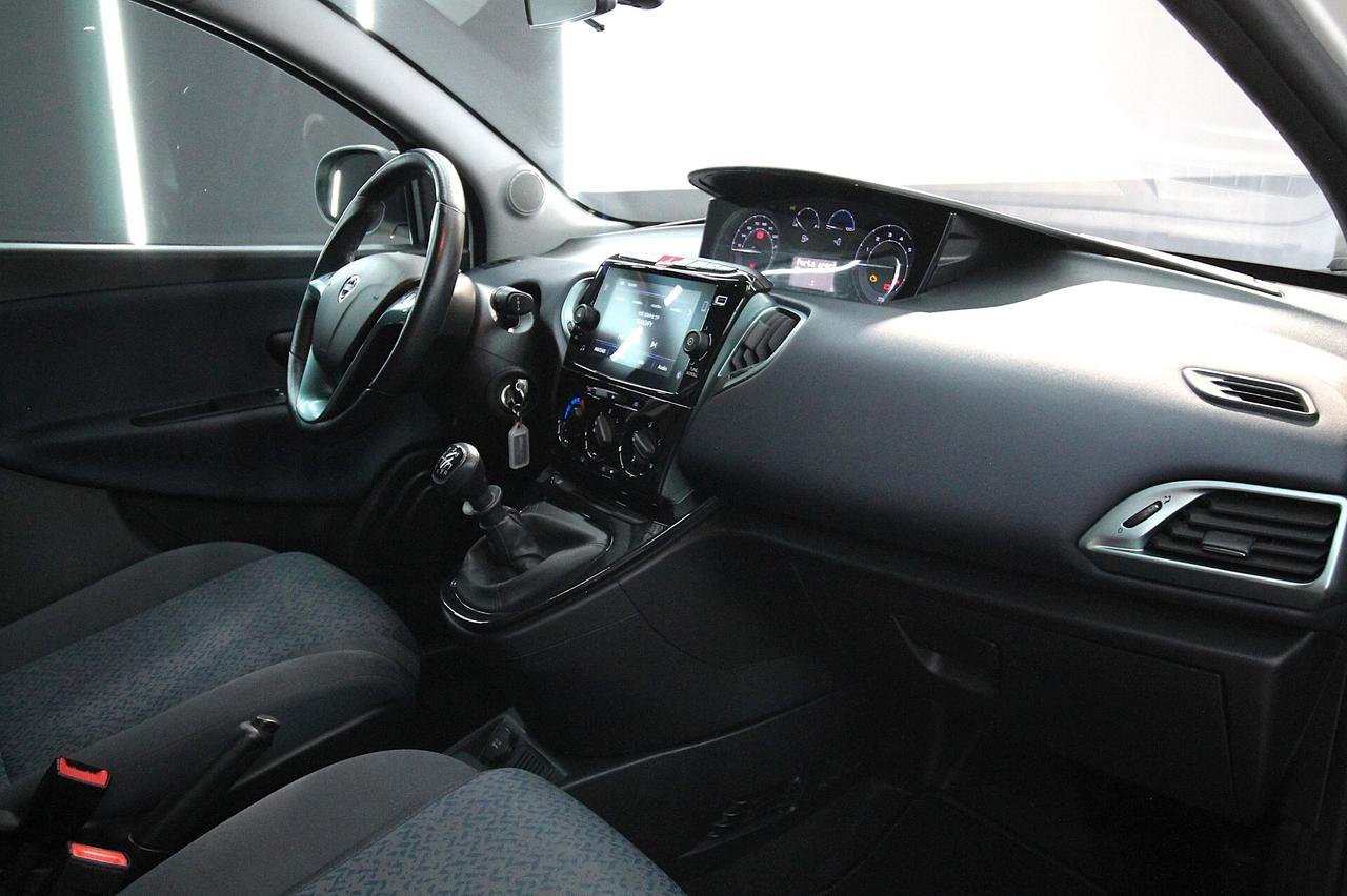 LANCIA YPSILON 1.0 70 CV HYBRID GOLD