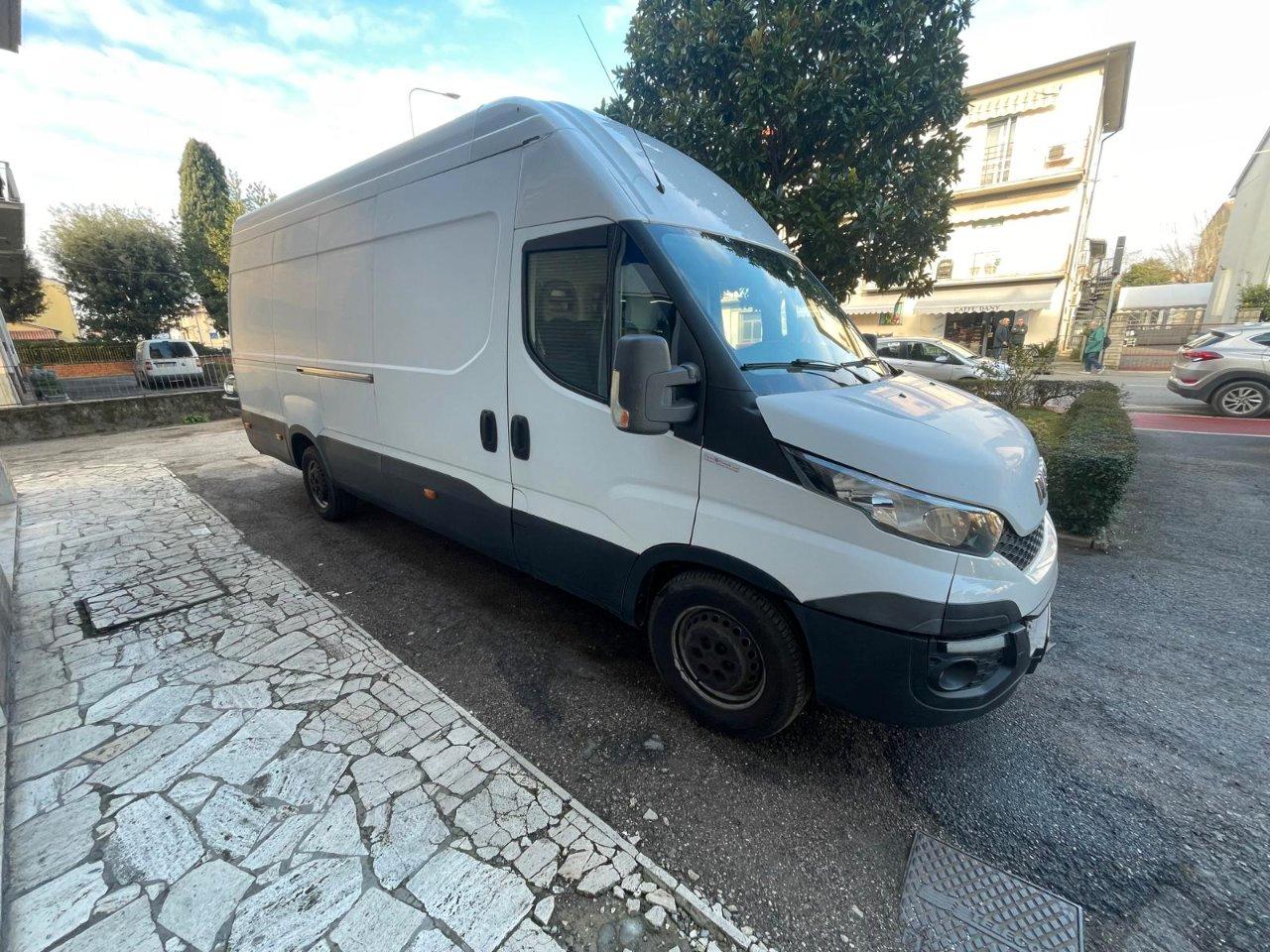 IVECO Daily 35 S15/2.3 V passo lungo tetto alto