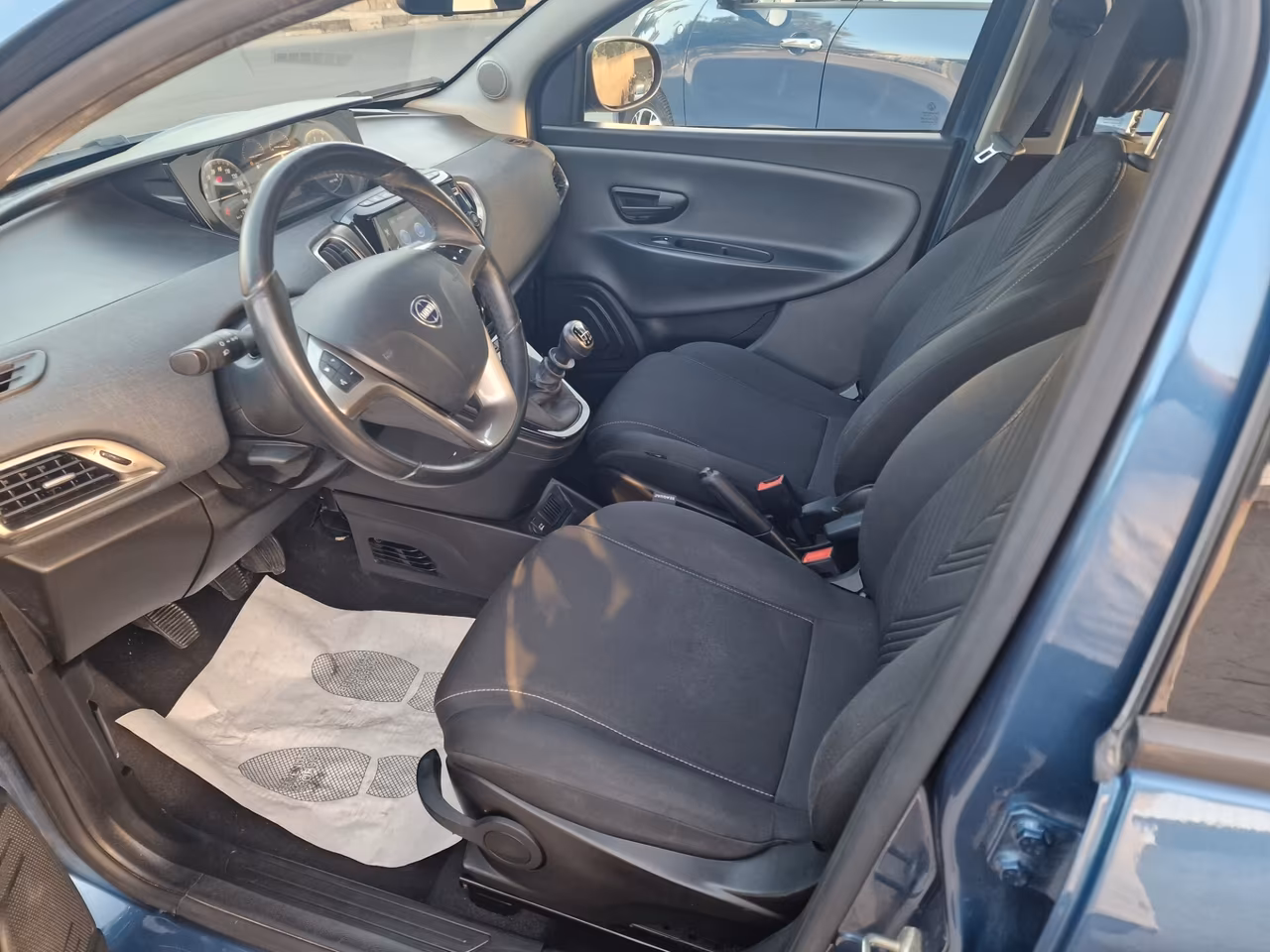 Lancia Ypsilon 1.0 FireFly 5 porte S&S Hybrid Alberta Ferretti