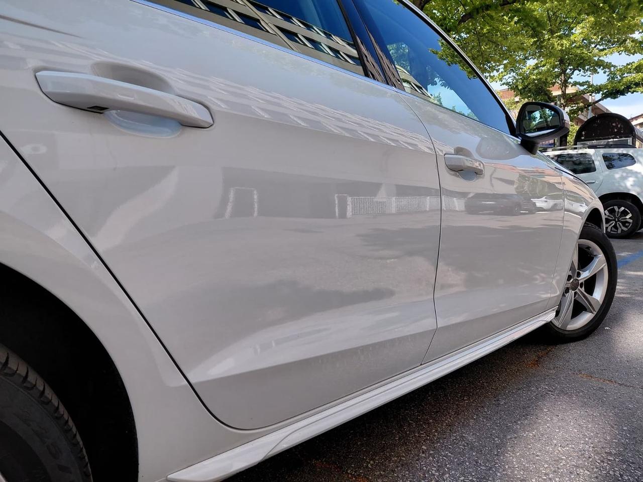 Audi A4 Business Advanced 40g-tron #11848