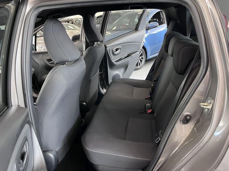 Toyota Yaris 1.5 Hybrid 5 porte Lounge Red/Bronze