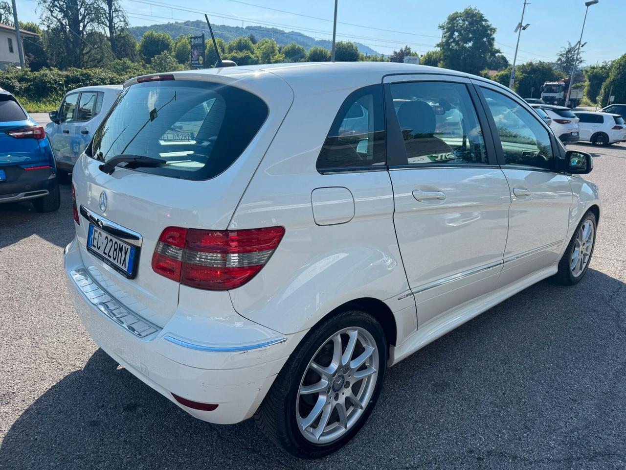 Mercedes-Benz B 200 T245 cdi Premium*AUTOMATIC*PELLE*NAVI*