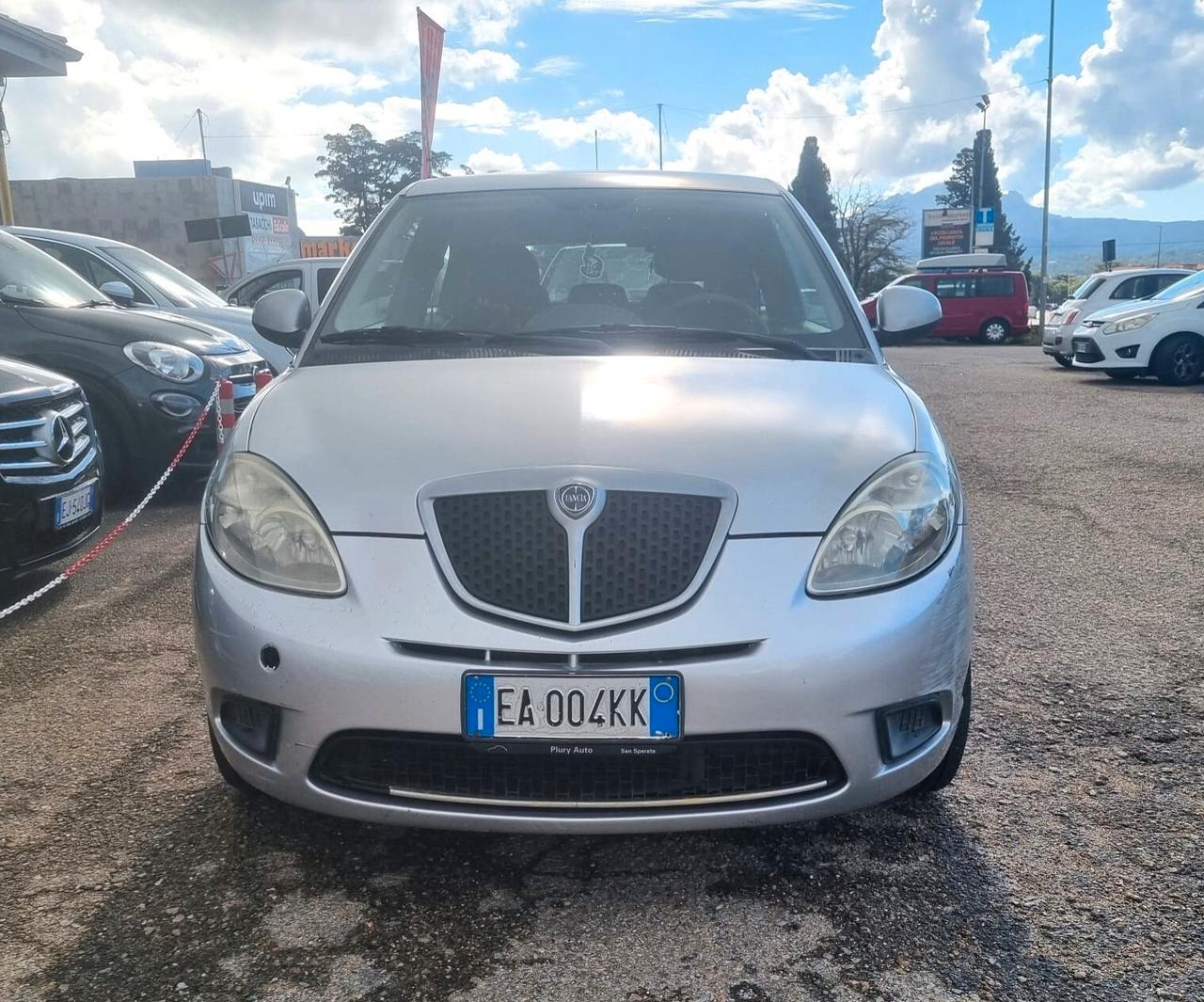 Lancia Ypsilon 1.3 MJT 75 CV