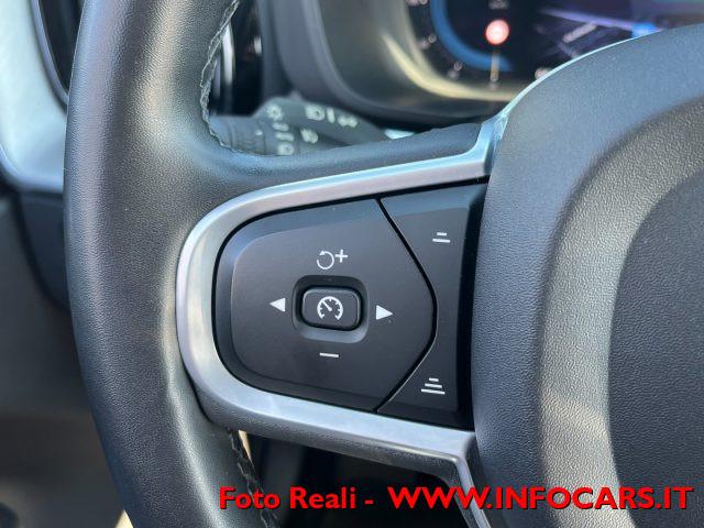 VOLVO XC60 B4 (d) MHEV Geartronic Momentum Pro Iva Esposta