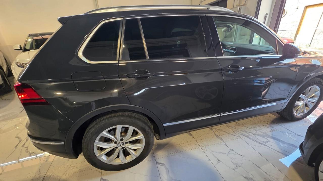 Volkswagen Tiguan 2.0 BiTDI SCR DSG 4MOTION Executive R-Line BMT