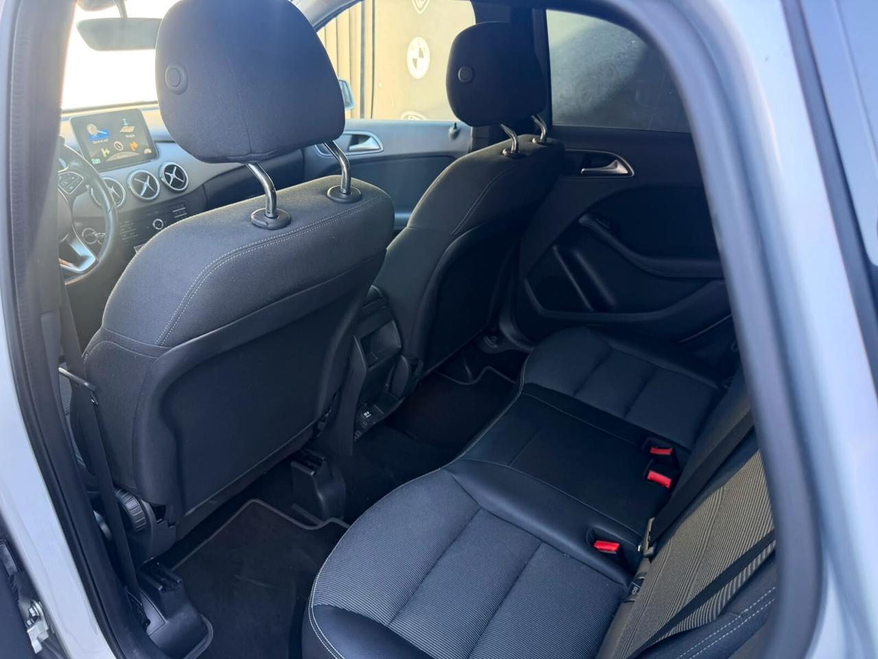 Mercedes-benz B 180 Premium