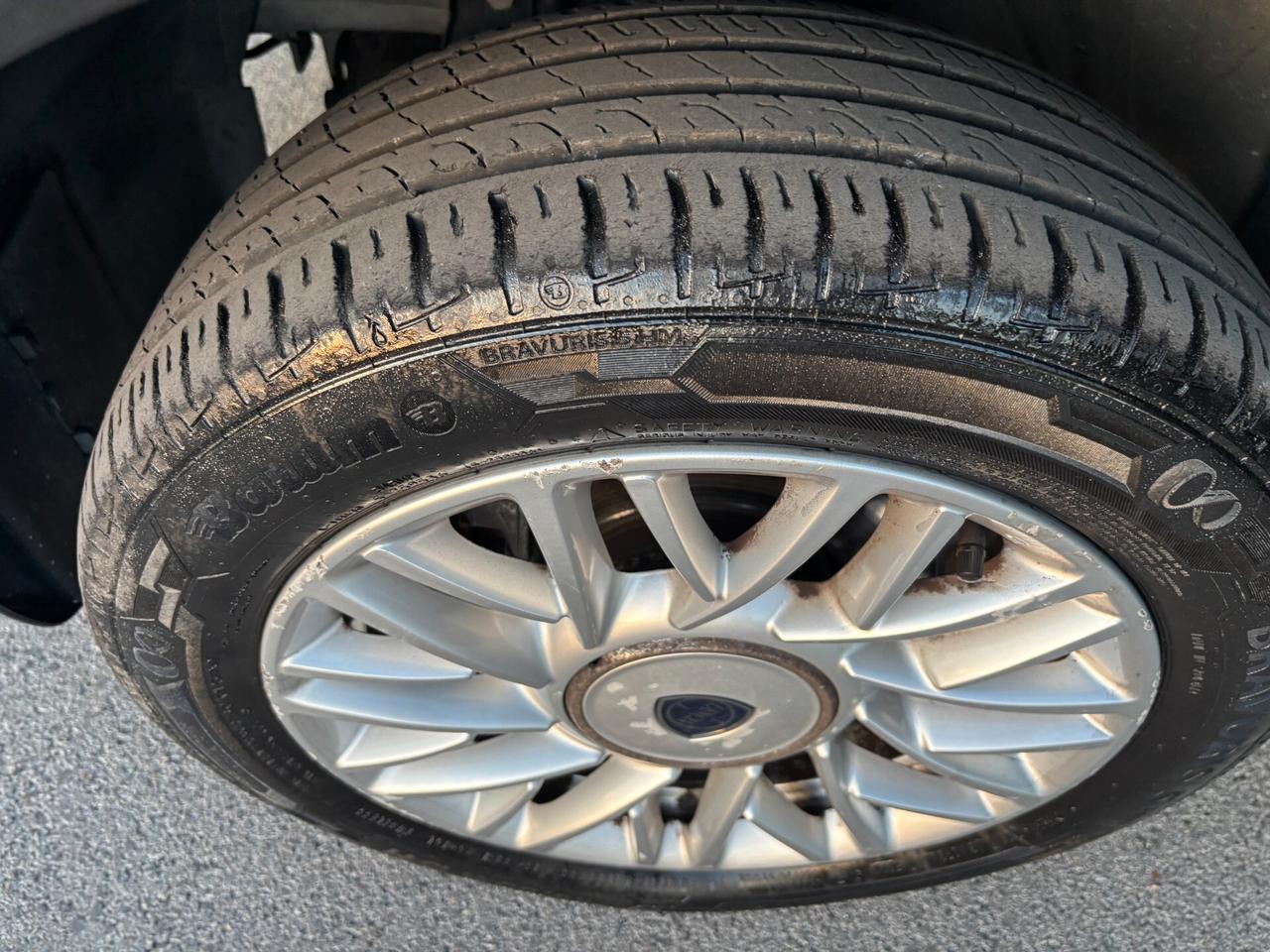 Lancia Ypsilon Metano Ecochic Gold x NEOPATENTATI GRANDINATA