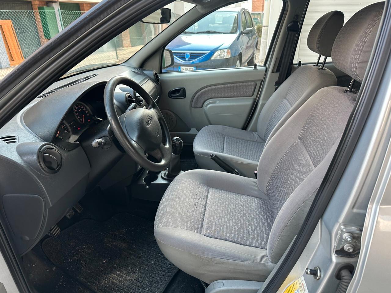 Dacia Logan MCV 1.6 7 posti (12 Rate)
