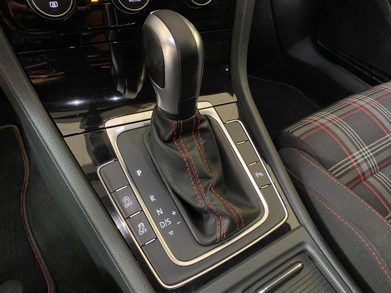 Volkswagen Golf GTI Performance 2.0 TSI 245 CV DSG