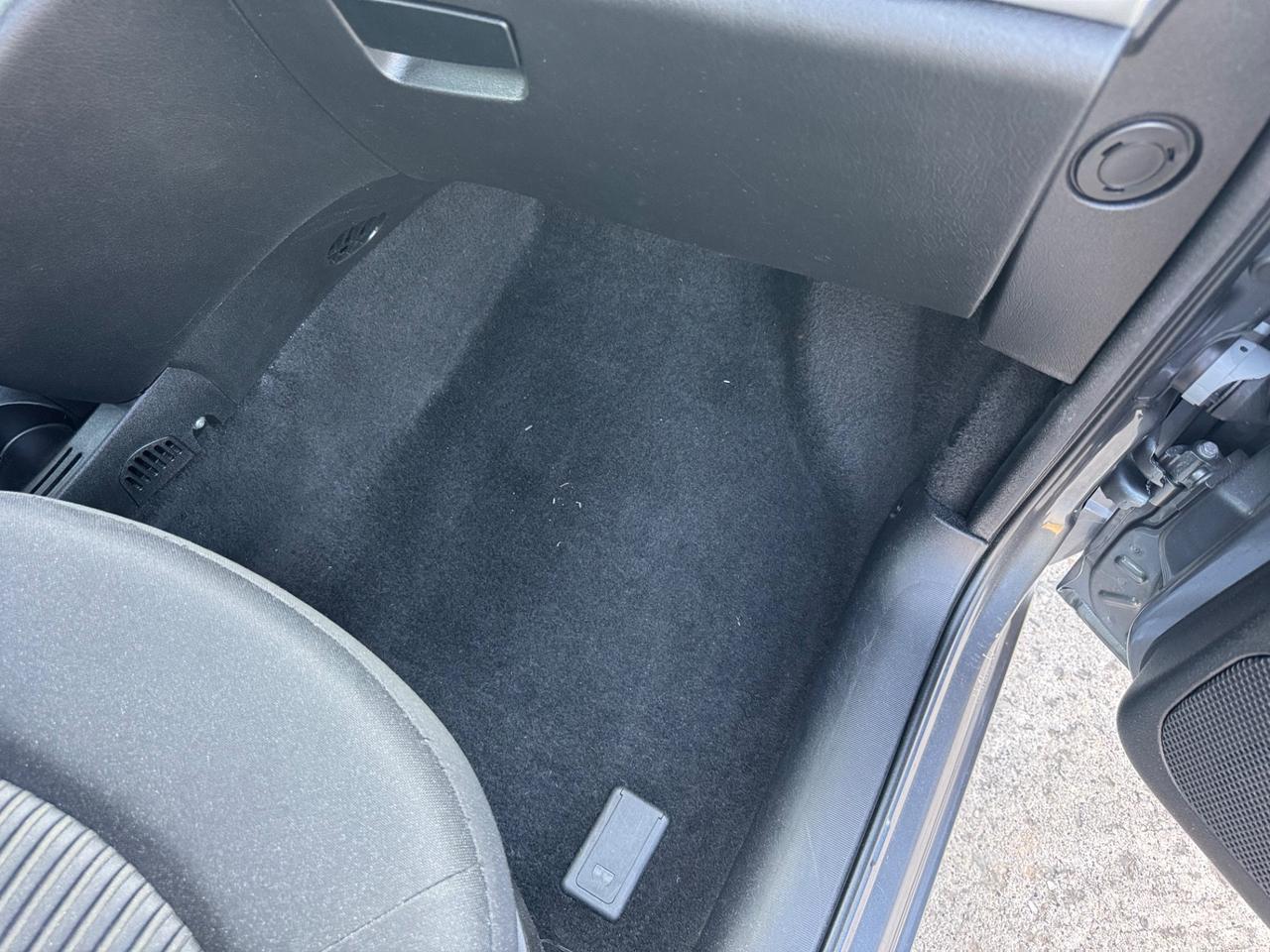 Lancia Ypsilon 1.2 benzina neopatentati