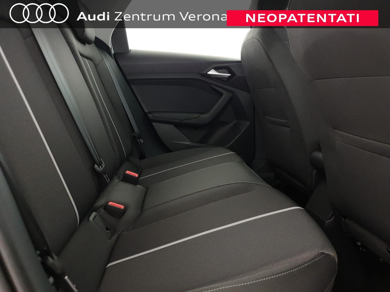Allstreet 30TFSI 116CV Identity Contrast