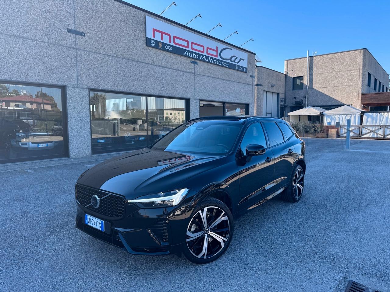 Volvo XC60 2.0 b4 R-design Ultimate Dark awd auto TETTO - AUTOCARRO - IVA ESPOSTA