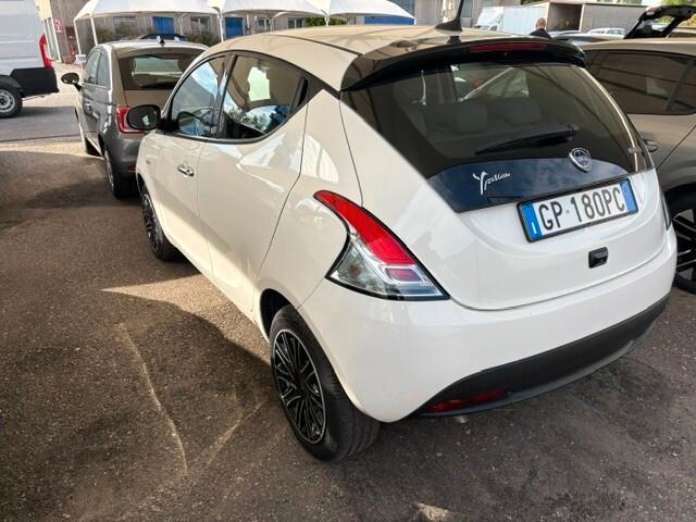 Lancia Ypsilon 1.0 FireFly 5 porte S&S Hybrid Gold Plus
