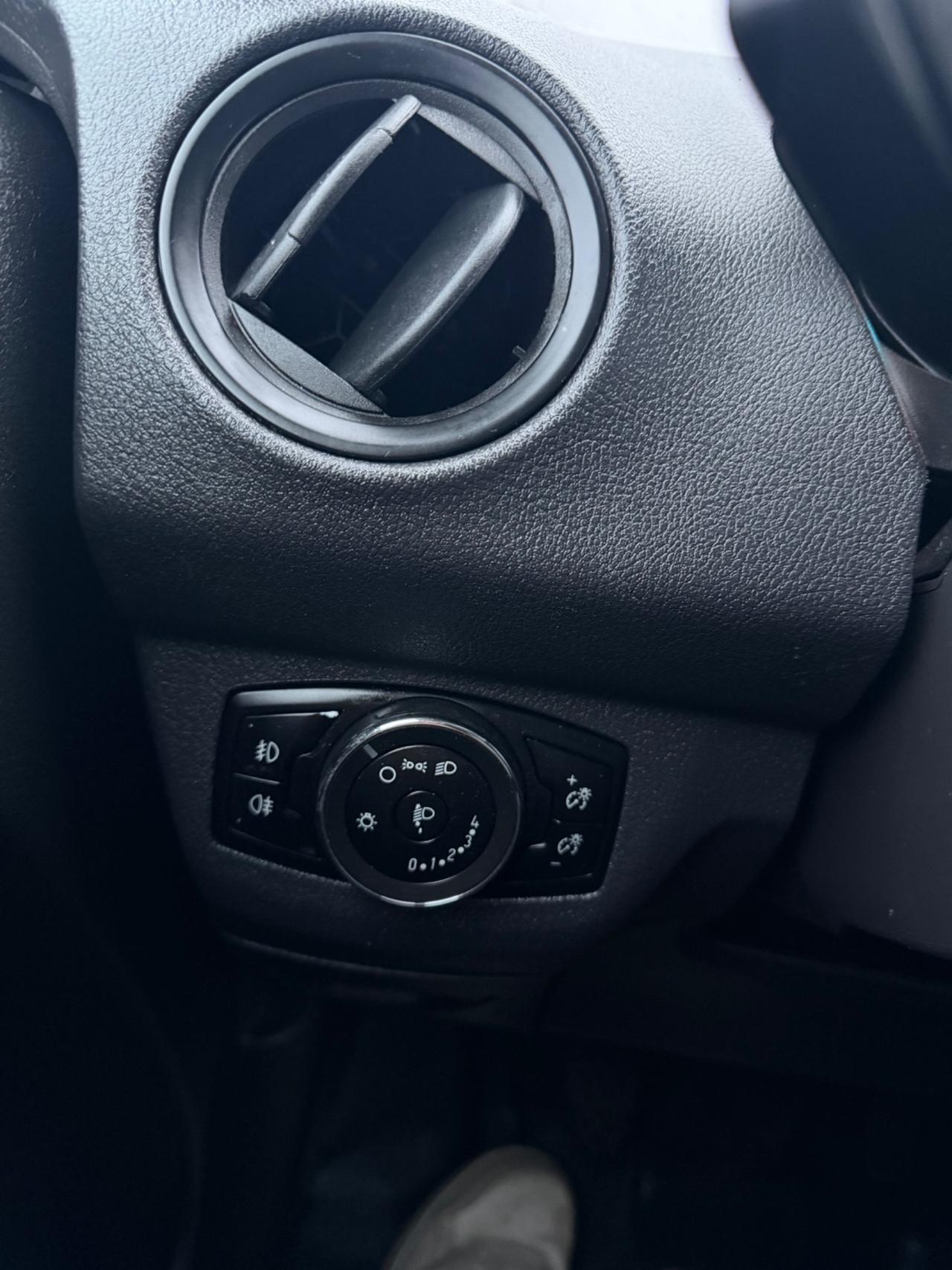 Ford Transit Courier 1.5 TDCi 75CV Van Entry