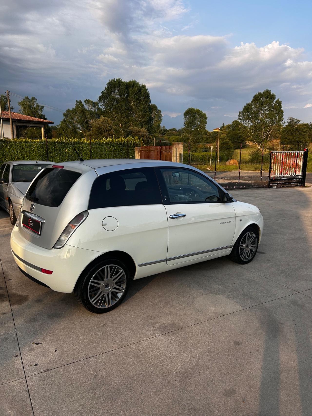 Lancia Ypsilon 1.2 Modamilano