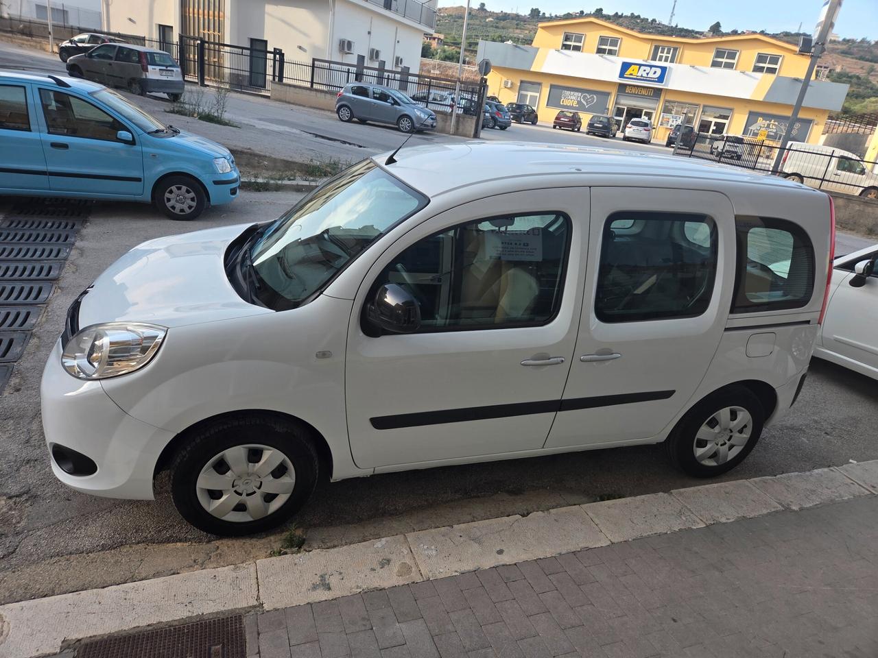RENAULT KANGOO 1.5 DCI 95 CV ANNO 2021 5 POSTI N1 KM CERTIFICATI
