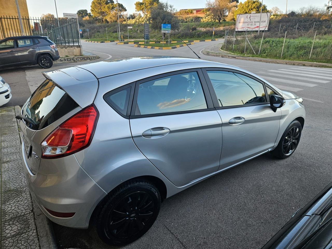 Ford Fiesta 5p. 1.4 BENZ/GPL Titanium 95cv