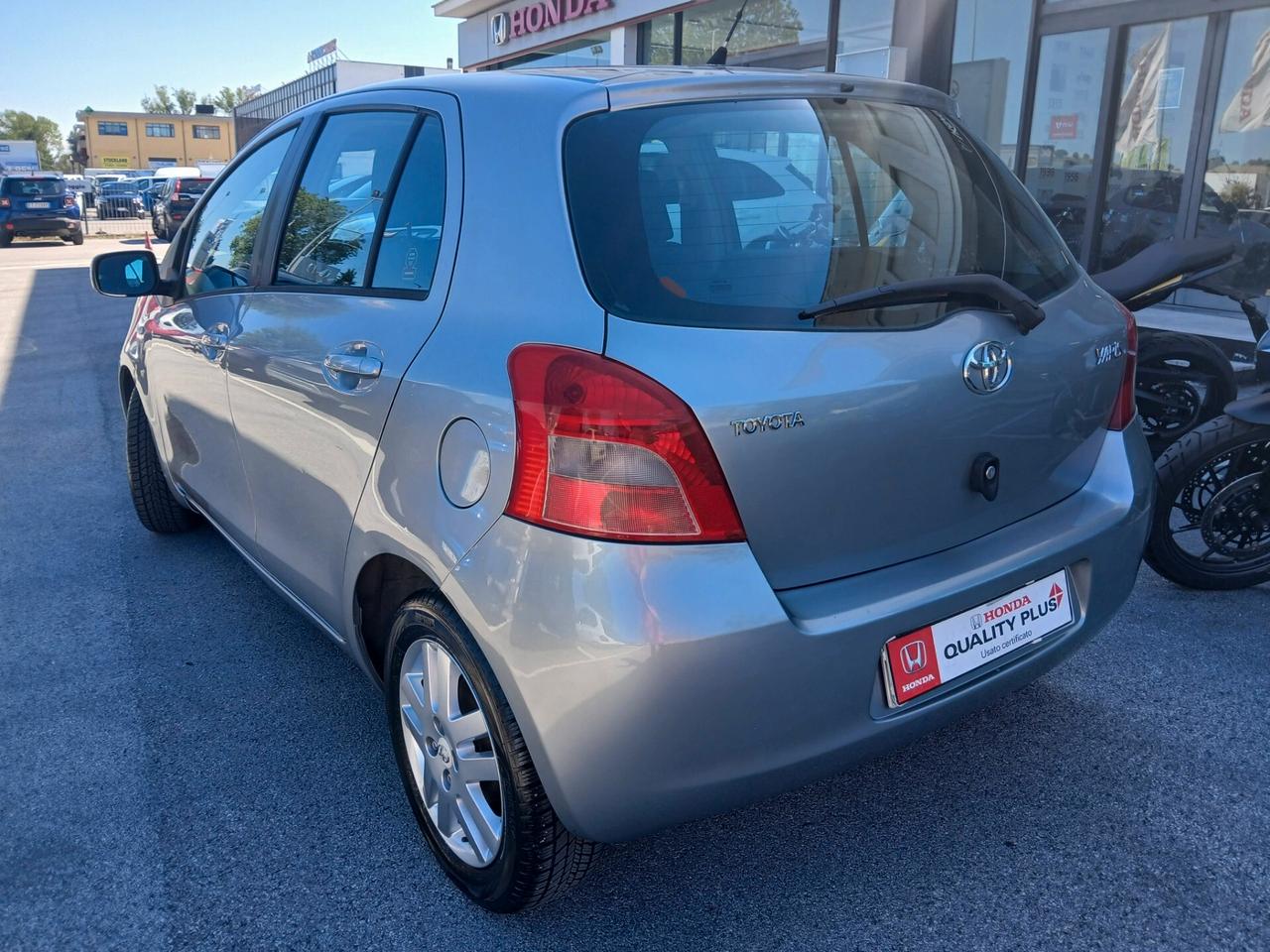 Toyota Yaris 1.3 5 porte Luna