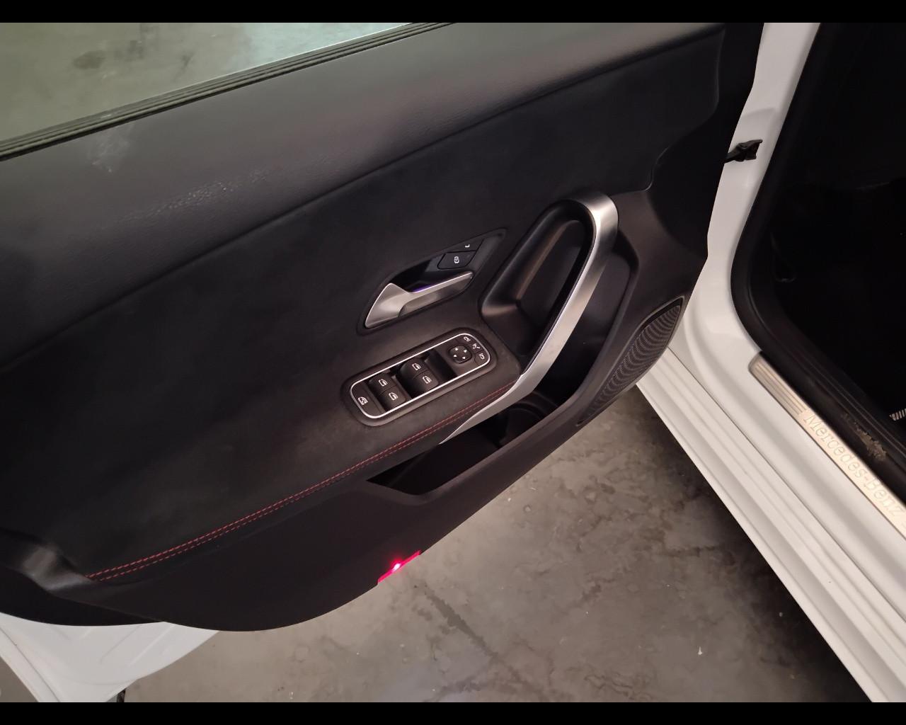 Mercedes-Benz Classe A - W177 2018 - A 180 d Premium auto