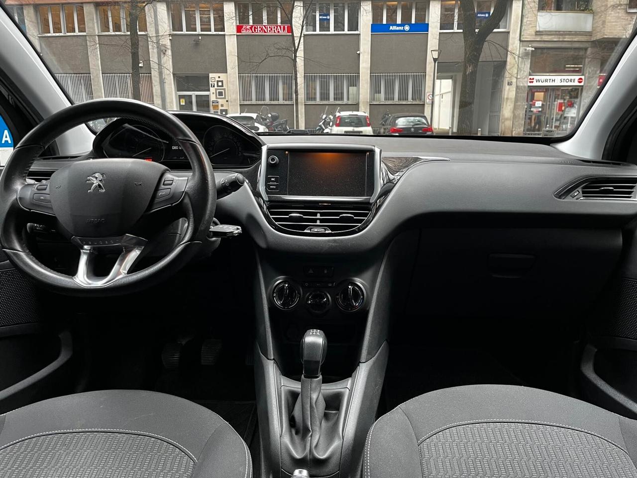 Peugeot 208 PureTech 82 5 porte Allure