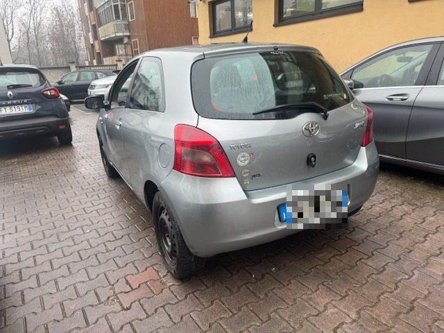 TOYOTA Yaris 1.4 D-4D 3 porte Sol