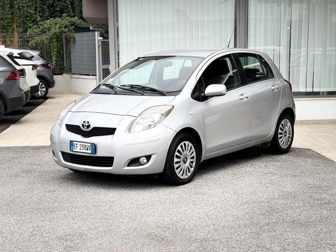 Toyota Yaris 1.0 Benzina 69 CV E5 - 2010