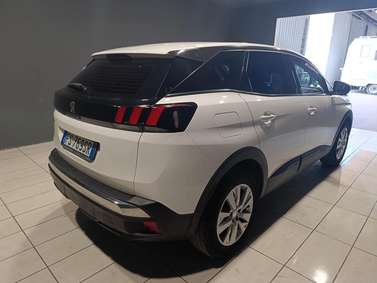 Peugeot 3008 del 2018 - AUTOMATICA 140.000 km -