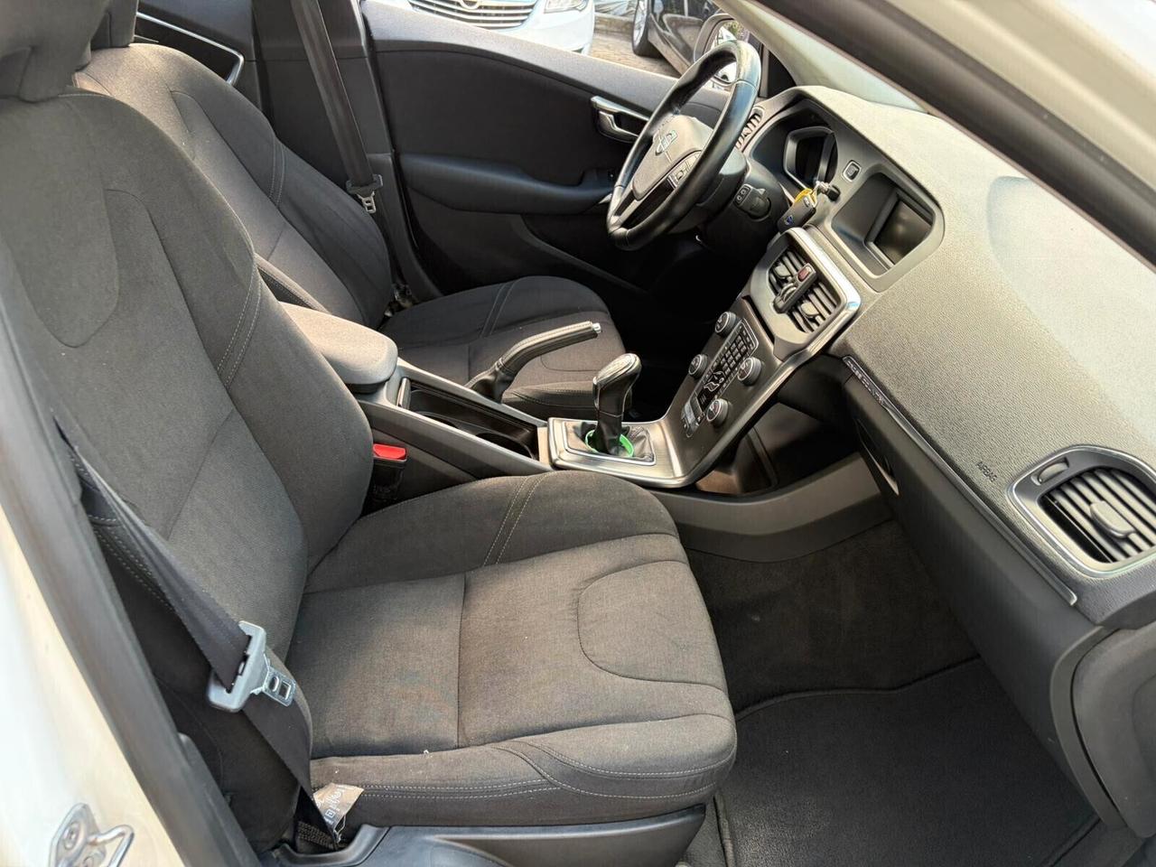 Volvo V40 Cross Country D2 1.6 Summum*EURO5B*NEOPATENTATI