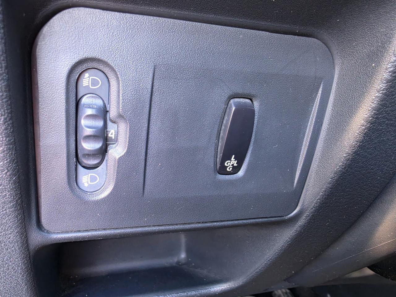 Renault Clio 1200 benzina gpl