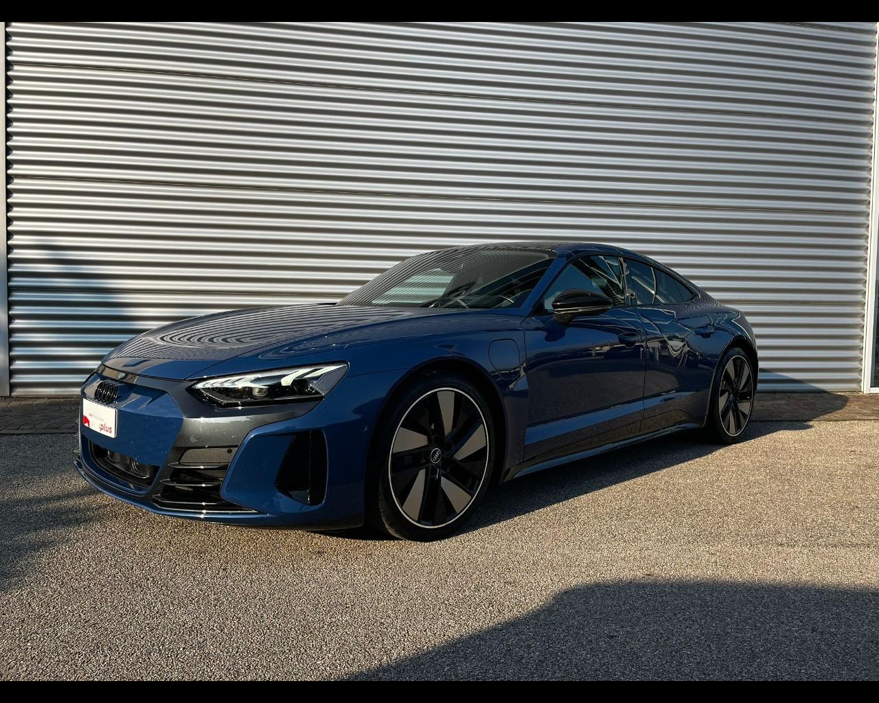 AUDI E - TRON GT QUATTRO