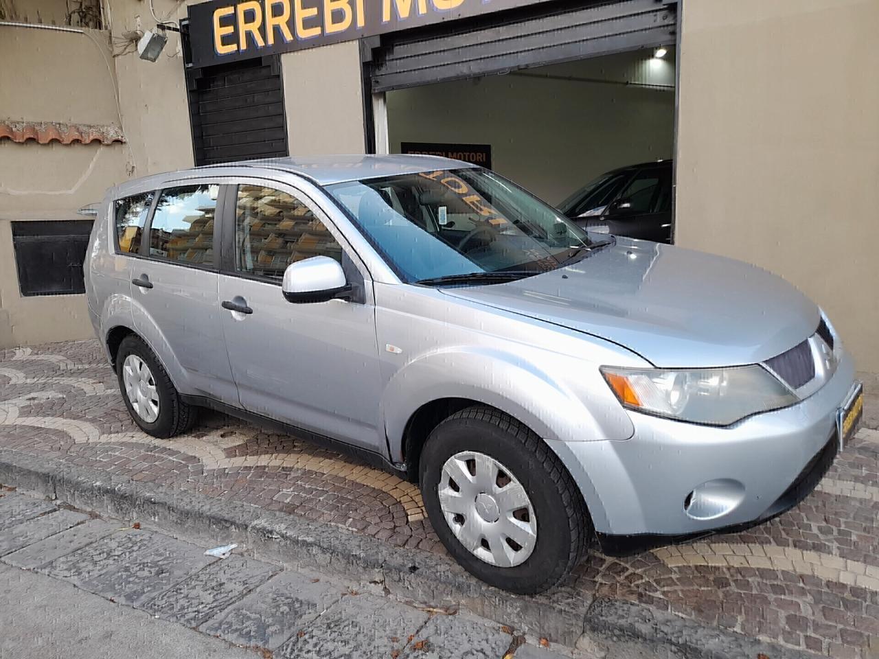 Mitsubishi Outlander 2.0 4X4