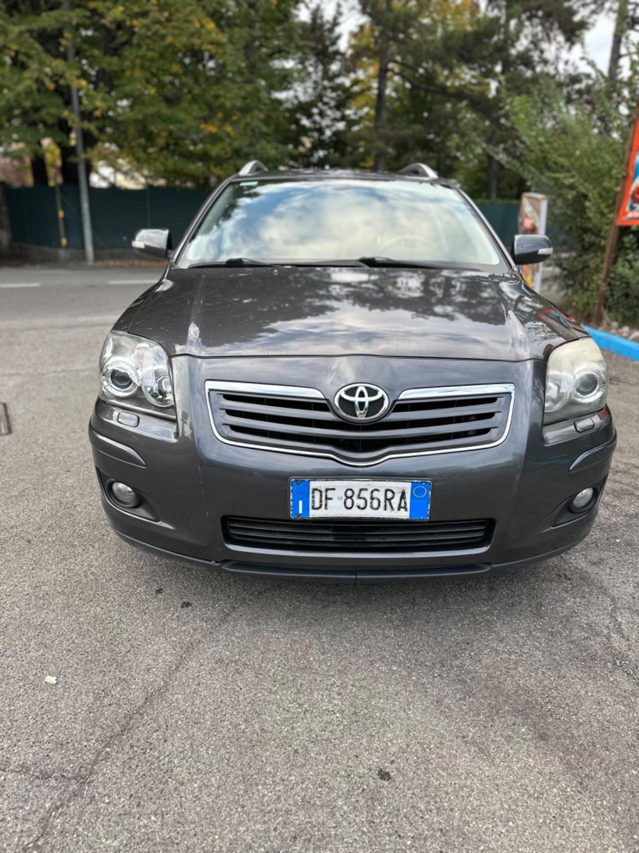 Toyota Avensis 2.0 D-4D 16V Station Wagon