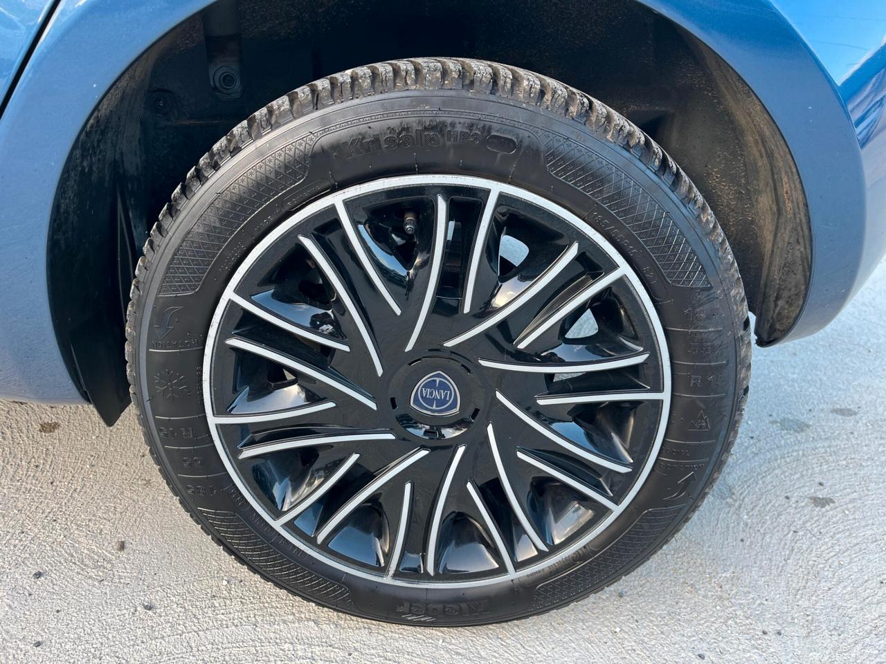 Lancia Ypsilon 1.0 FireFly 5 porte S&S Hybrid Gold