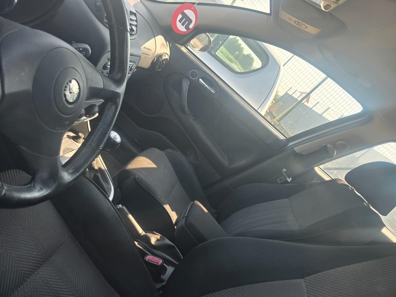 Alfa Romeo 147 1.9 JTD (120) 5 porte Distinctive