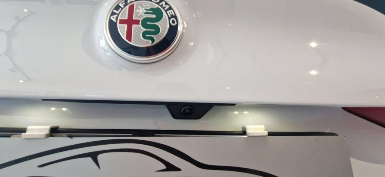 Alfa Romeo Giulia 2.2 180 CV 05/17 KM 38000 ITALIANA +BIXENO+PELLE TOTALE+NAVIGATORE+TELECAMERA